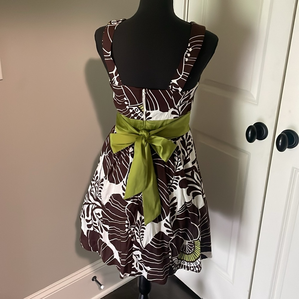 Brown White Green Floral Print TeezeMe Dress Size 7 - Picture 3 of 10